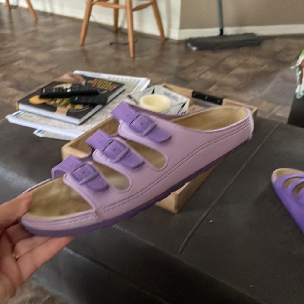 Sandals - Picture 2 of 3